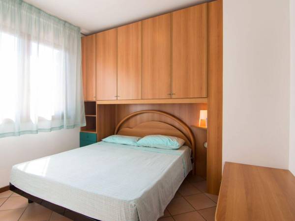 Cosy Holiday Home in Rosolina near Sea Beach