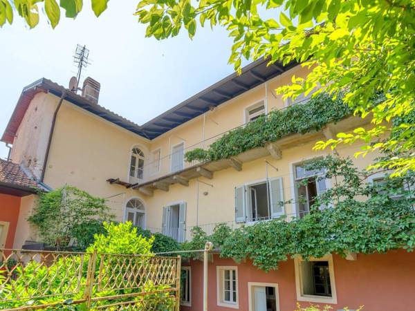 Contemporary Apartment in Cannero Riviera Italy with balcony