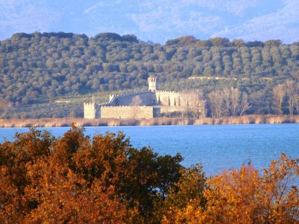 Autunno tra Toscana e Umbria Lago Trasimeno Agriturismo Borgo Cenaioli