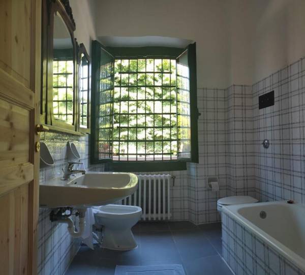 Tommy Vitello camere