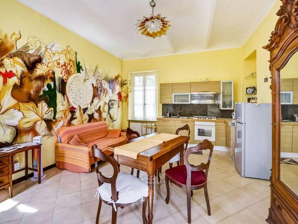 Luxurious Apartment in Portacomaro with Garden Library