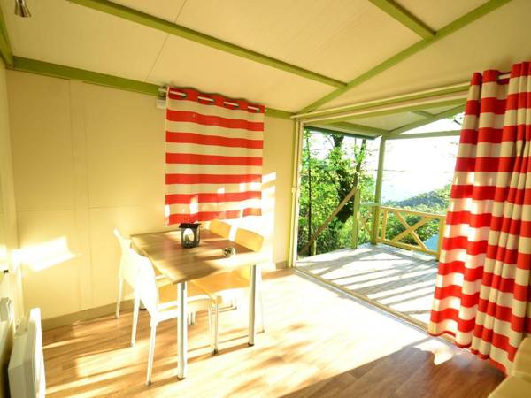 Quaint Bungalow in Sestri Levante with Veranda BBq & Garden