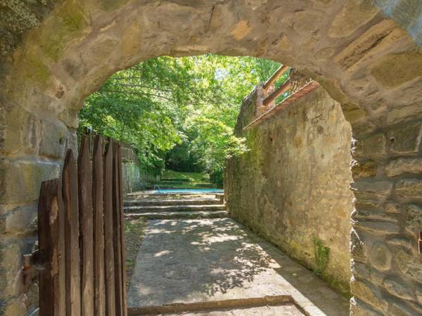 Heavenly Holiday Home in Migliorini - Pistoia with Terrace