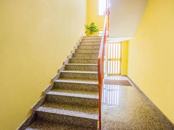 Traditional Holiday Home in Barcellona Pozzo di Gotto with Balcony