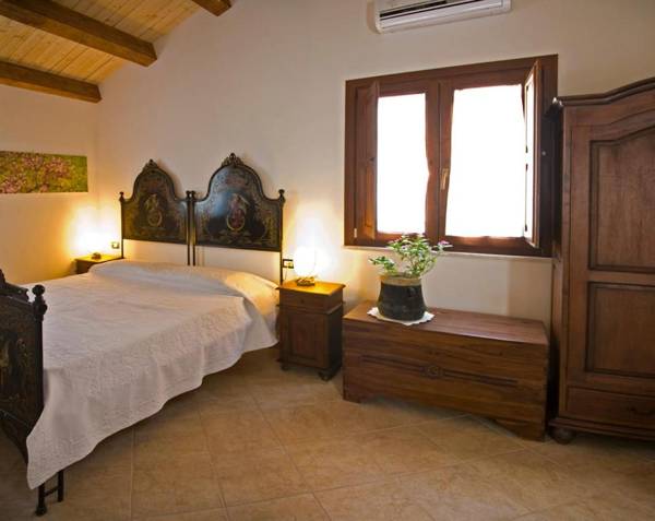 Villa Giardino Paradiso Cefalù con 13 posti letto e piscina riscaldata