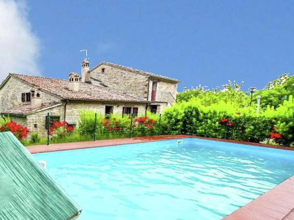 Cozy Mansion in Mercatello sul Metauro with Swimming Pool