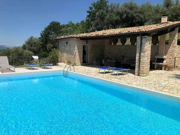 House with pool garden and wifi in medieval village with panoramic views.