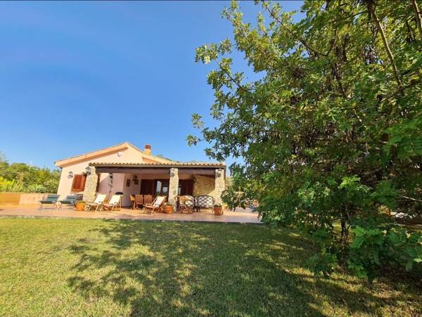 Villa del Carrubo a due passi dal mare di Cefalù