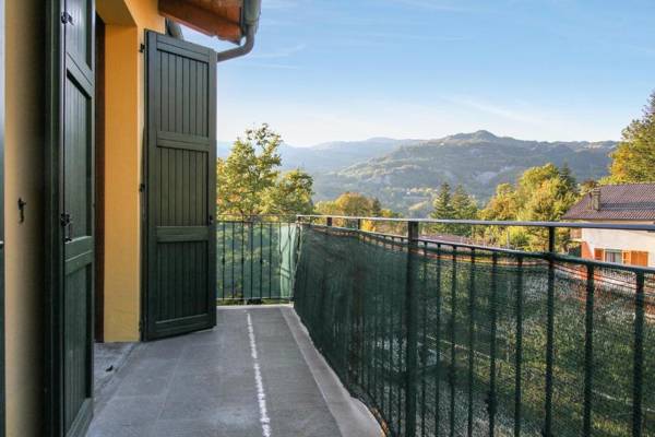 2 bedrooms appartement with furnished balcony at Riolunato 4 km away from the slopes