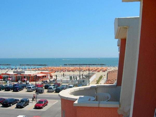 Luxurious Apartment in Lido Degli Estensi near Sea