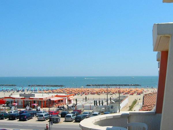 Inviting Apartment in Lido Degli Estensi with Garden