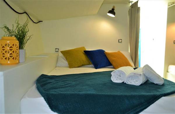 Pillirina House-boat