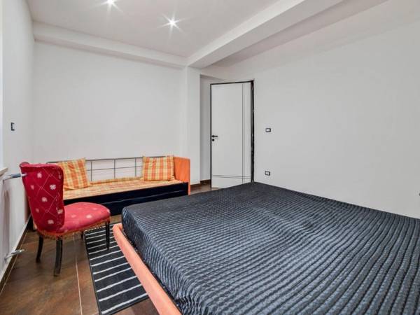 Modern villa in Nissoria with swimming pool