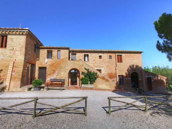 Quaint Farmhouse in Montalcino Italy with Pool and Sauna
