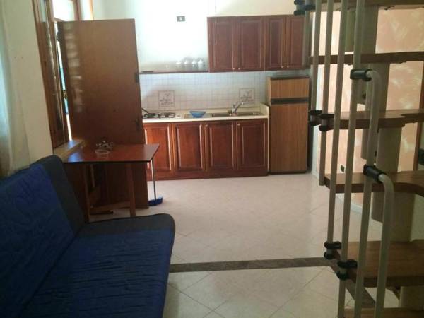 2 bedrooms house at Laura 100 m away from the beach with enclosed garden and wifi