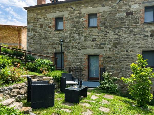 Lovely Farmhouse in Mercatello sul Metauro with Pool