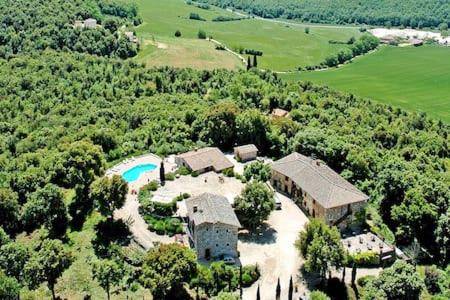 Podere La Castellina