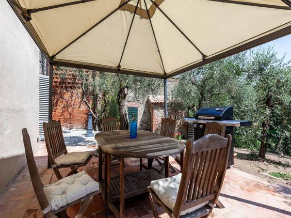 Sprawling Holiday Home in Toscana with Private Swimming Pool