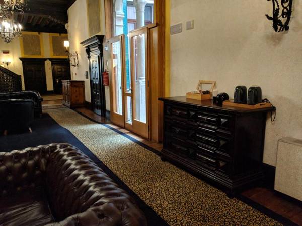 Hotel Saturnia & International