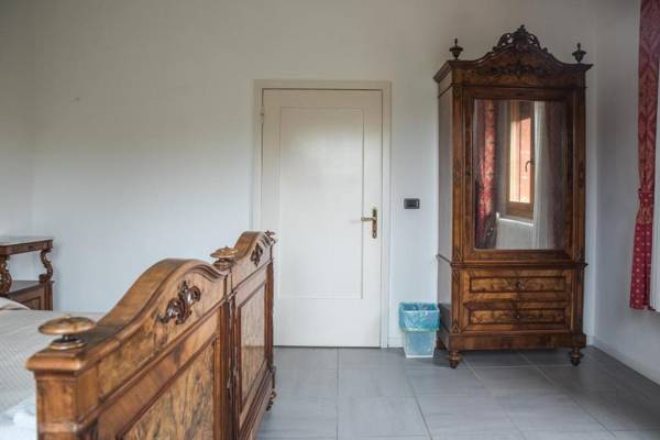 Venetian Mood: Secret Garden