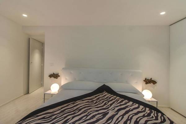 Ve.N.I.Ce. Cera Casa Del Giglio