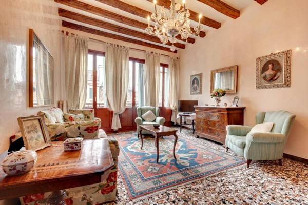 Biennale APT Balcony