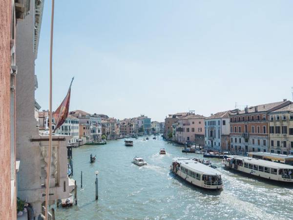 Luxury Apartment On Grand Canal