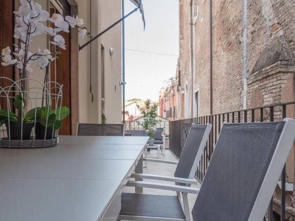 Luxury Apartment On Grand Canal