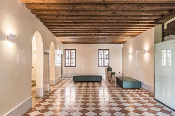 Ca' del Monastero 4 Collection Apartment up to 8 Guests with Lift