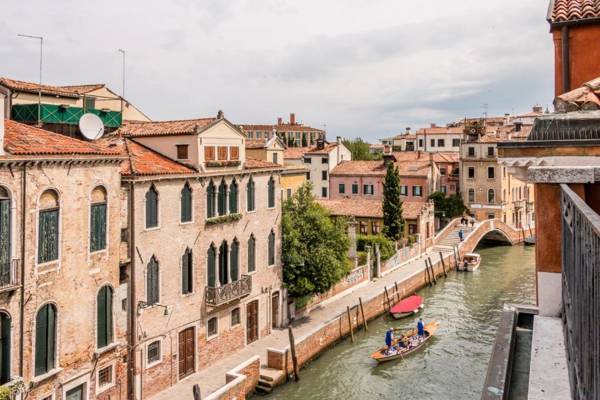 Carmini Canal View and balcony with Lift