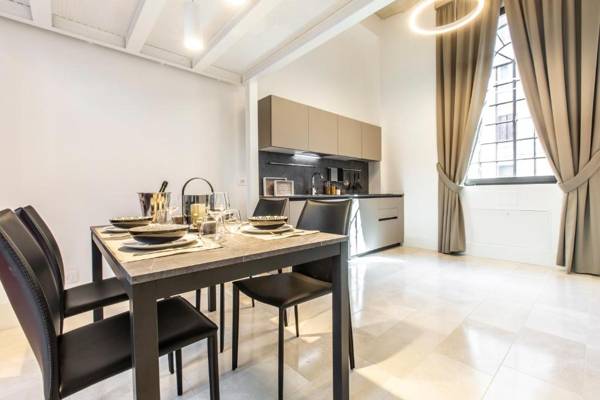 Elegant Fornasa Vecia canal view with a beautiful garden R&R