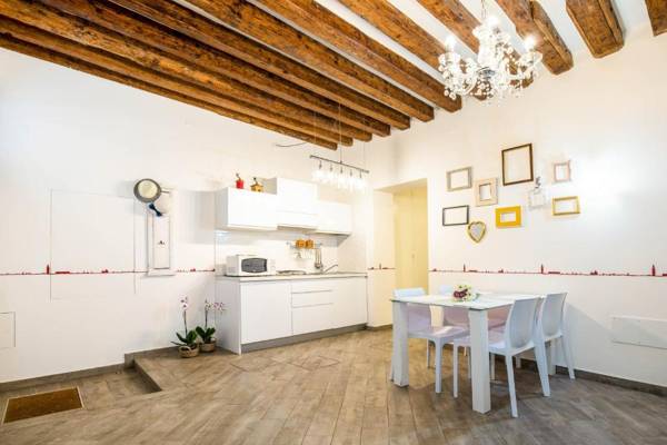 Venice downtown 4 pax.