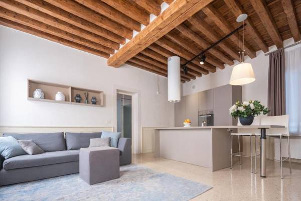 Lion Palace - San Marco R&R