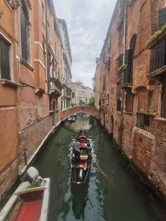 Canal View Studio Flat