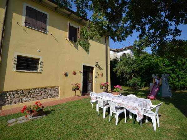 Lovely Holiday Home with Pool in Monte Colombo