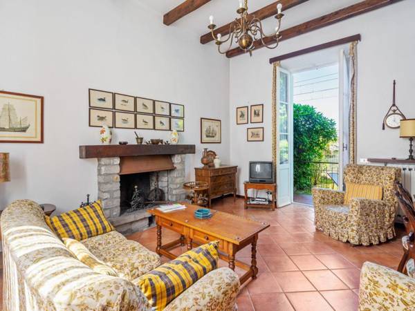 Quaint Holiday Home in Meina with Garden