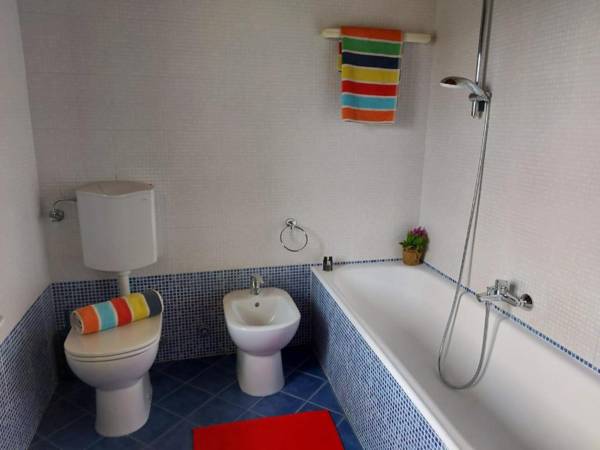 Bnbook Casa dei Peschi - Lago di Monate