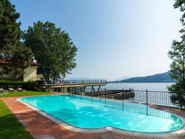 Paradisiacal Holiday Home in Miena with Balcony