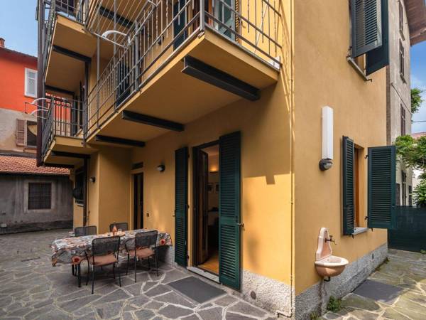 Modern Apartment in Meina Italy near Ski area