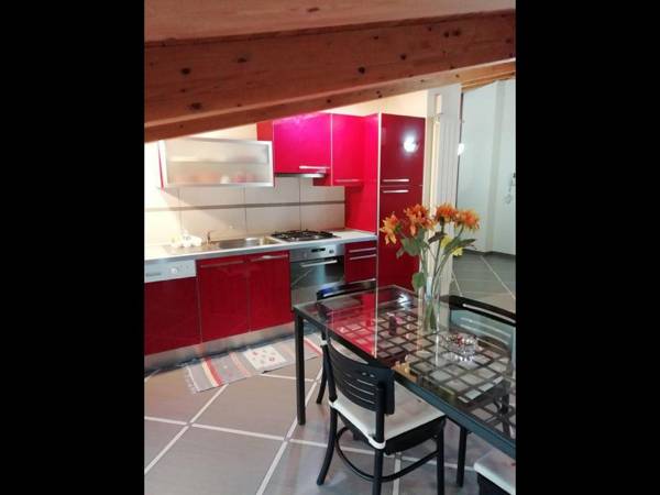 Comfortable attic with parking space in Chiavari