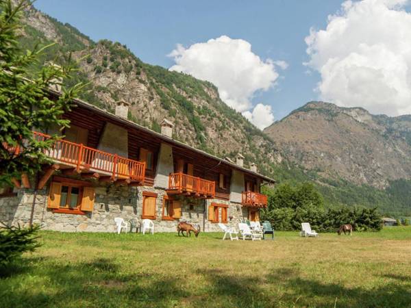 Chalet-village situated in a quiet area