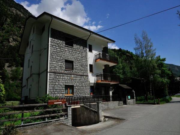 Serene Chalet in Antey-Saint-André near Ski Area