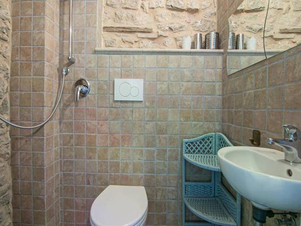 Fascinating Apartment with Garden Barbecue Heating