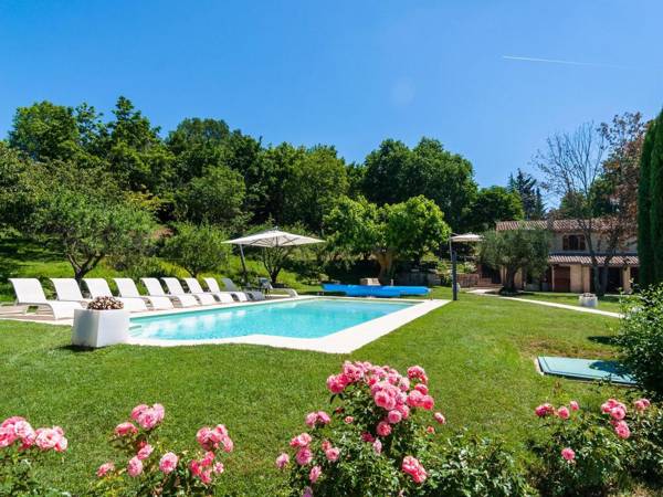 Exclusive! Outdoor 2 bubble baths heated pool gym