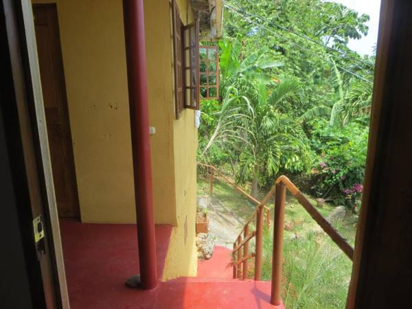 La Familia Guest House and Natural Farm