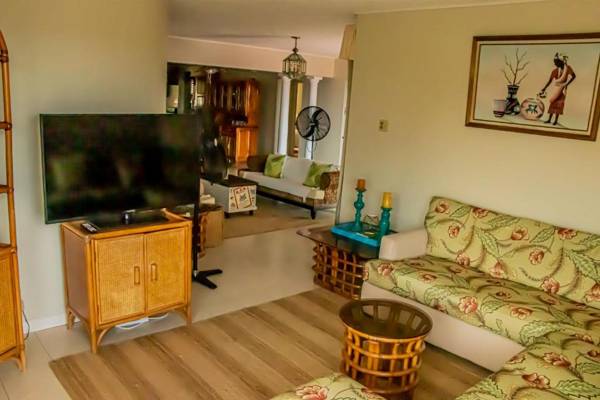 The Whytehouse Villa