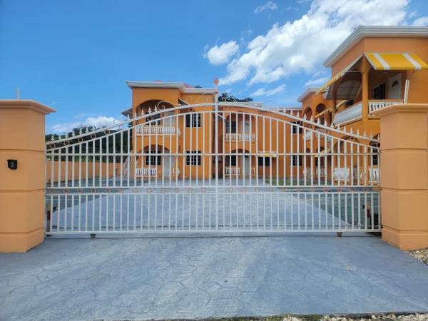 Windsor Luxury Palace