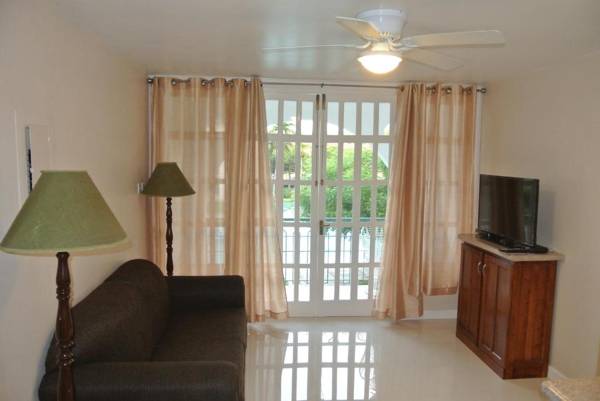 Beach One Bedroom Suite 13