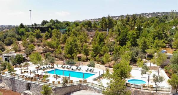 Mountain Breeze Lodge & Resort