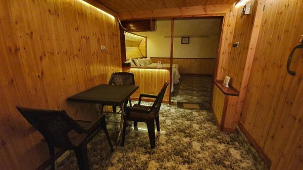 New Luxurious Modern Studio